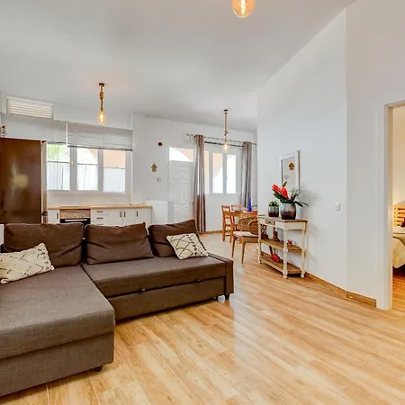 Interian - Literalmente Frente Al Oceano