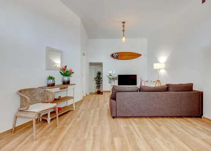 Interian - Literalmente Frente Al Oceano * Caleta de Interián